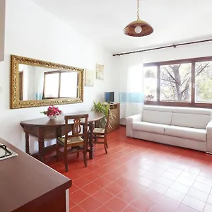 https://pinus-village-appartamento.in-sardinia.net