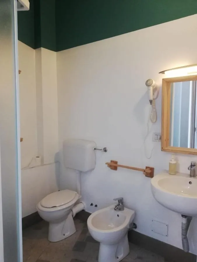 La Cordata Accommodation - Woodhouse Bike Hotel شْنيسيلّو بالسامو 2*,  إيطاليا