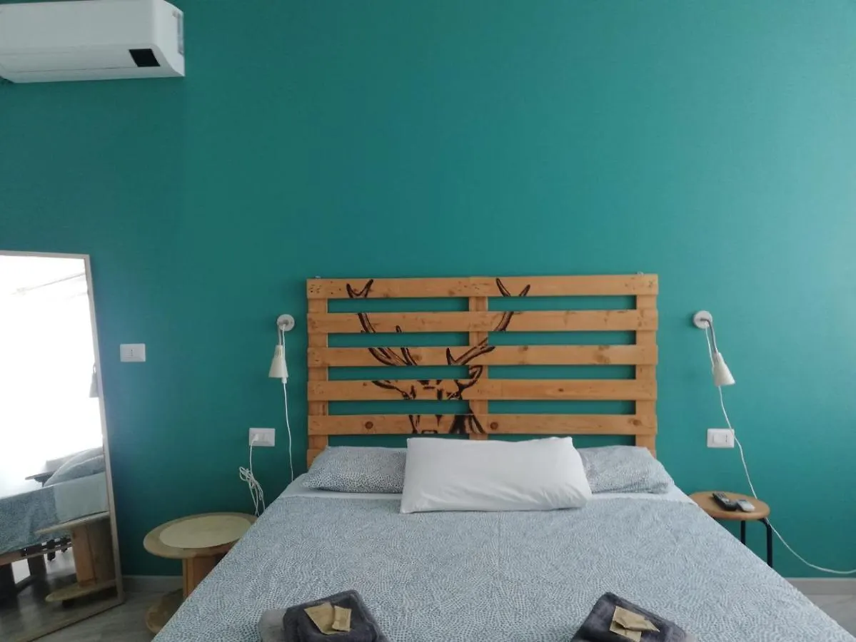 **  La Cordata Accommodation - Woodhouse Bike Hotel شْنيسيلّو بالسامو إيطاليا